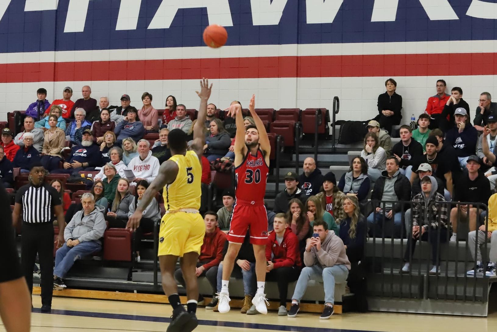 Men's Basketball Falls to Mayville