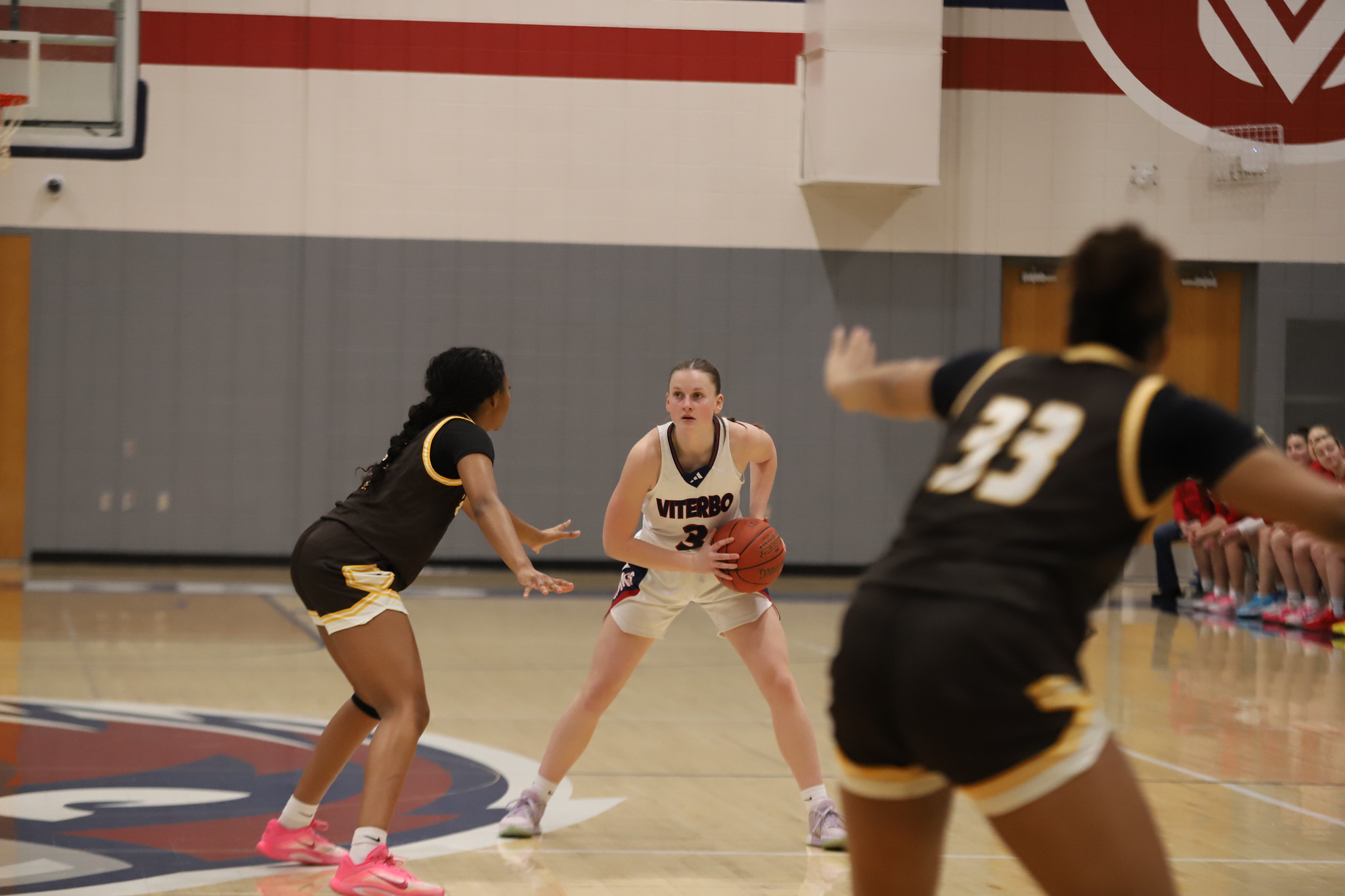 V-Hawks Drop to Titans on the Road, Led by Carly Drew