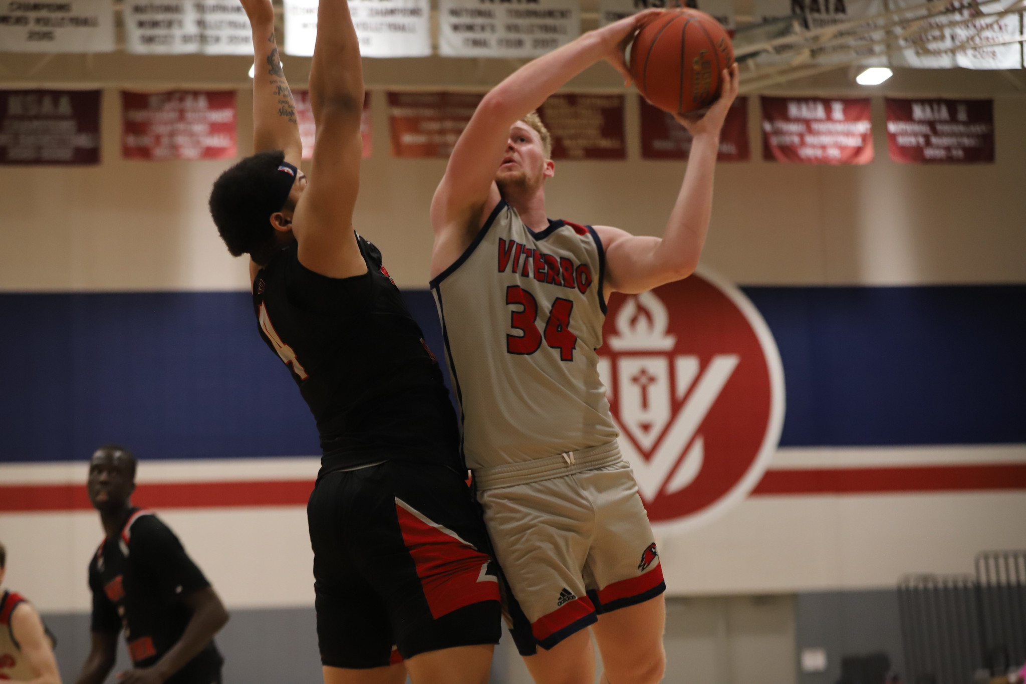 V-Hawks Fall Just Short of Cougars