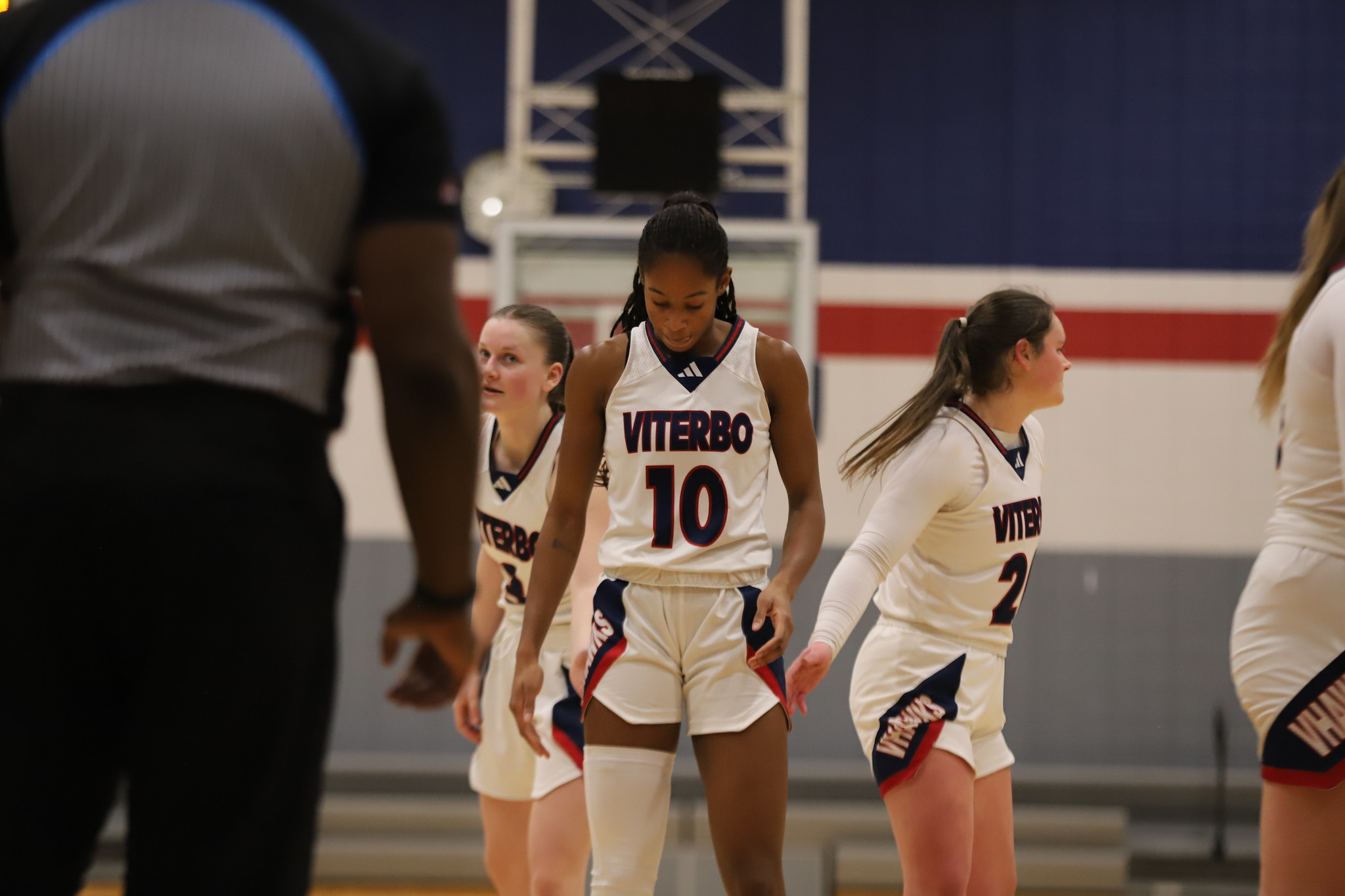 V-Hawks Struggle against Jaguars on the Road
