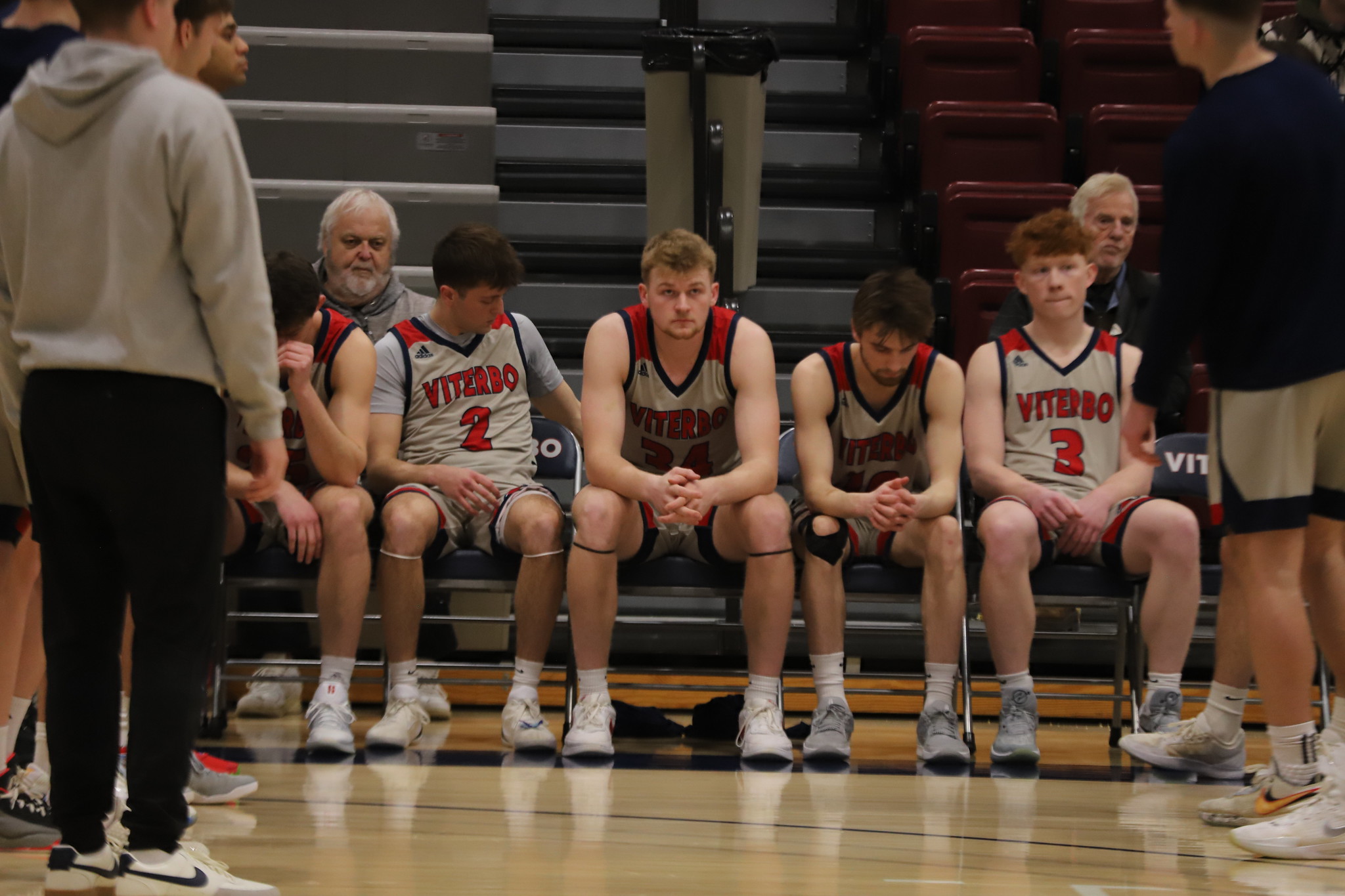 V-Hawks struggle against the Eagles